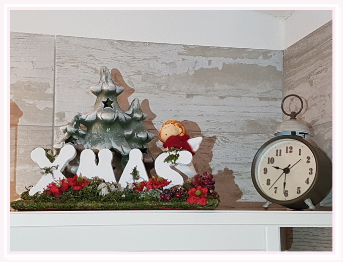 camera-matrimoniale-sole-bed and breakfast-cielididante-conversano-16-addobbi-natale-christmas-time-vintage-alarm clock